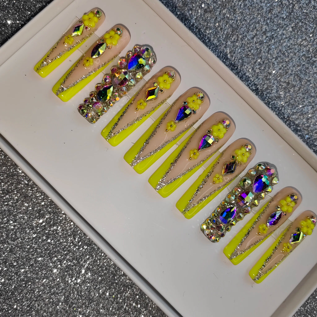 2024 Newest Wholesale Private Label Handmade Press Nails Ins Most Popular Trending Artificial Fingernails Acrylic Full Design