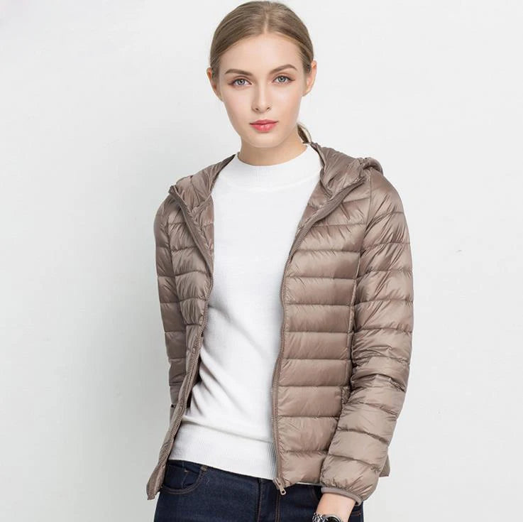 Winter Women Hooded Puffer Jackets Ultra Light Down Jacket Warm Coat Parka Female Portable Outwear Windbreaker Quilted Jacket