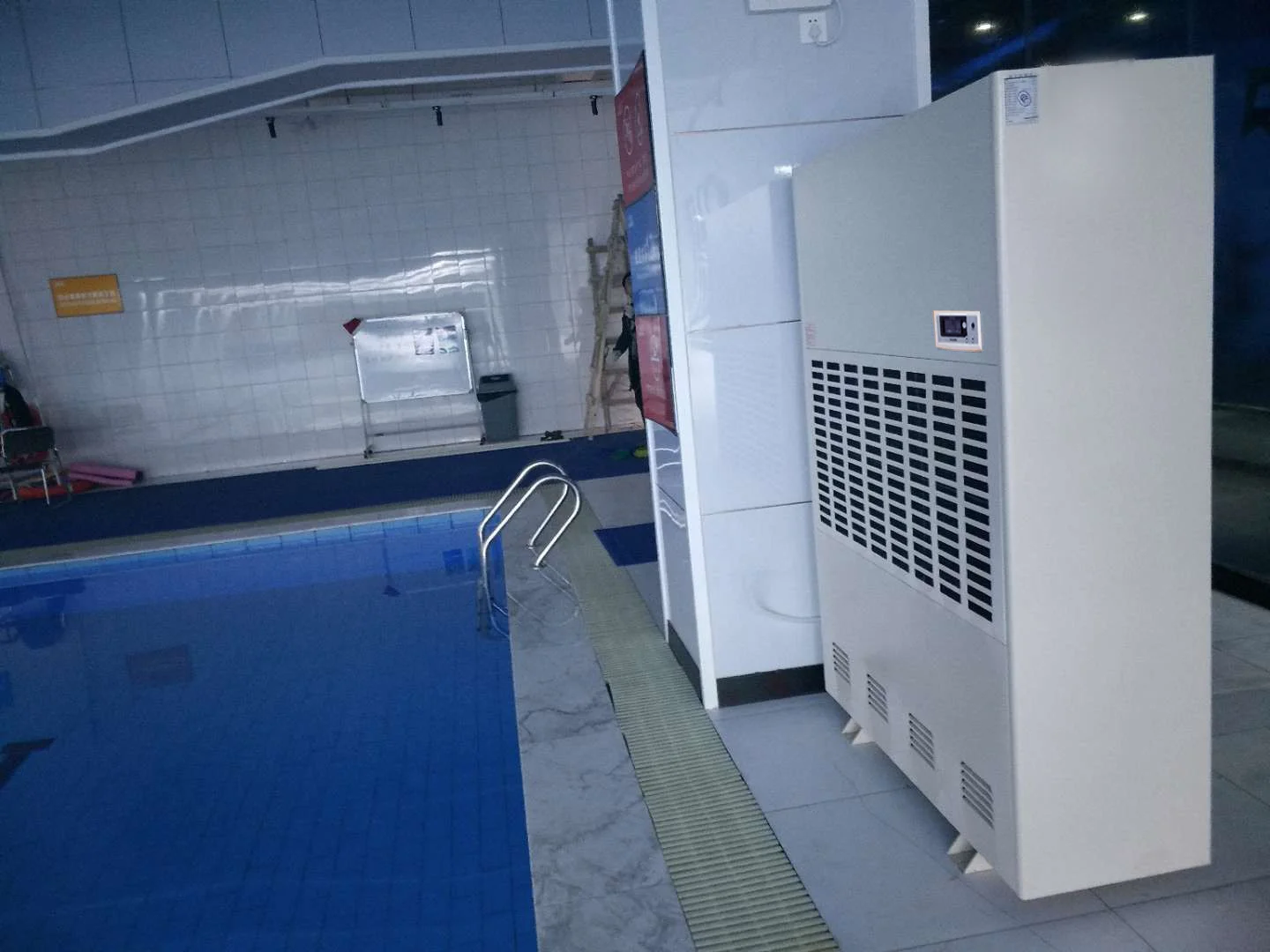 Factory Price Sale 50Hz Frequency Industrial 10-Liters Per Hour Tankless Refrirator Air Dehumidifier Electric for Laboratory