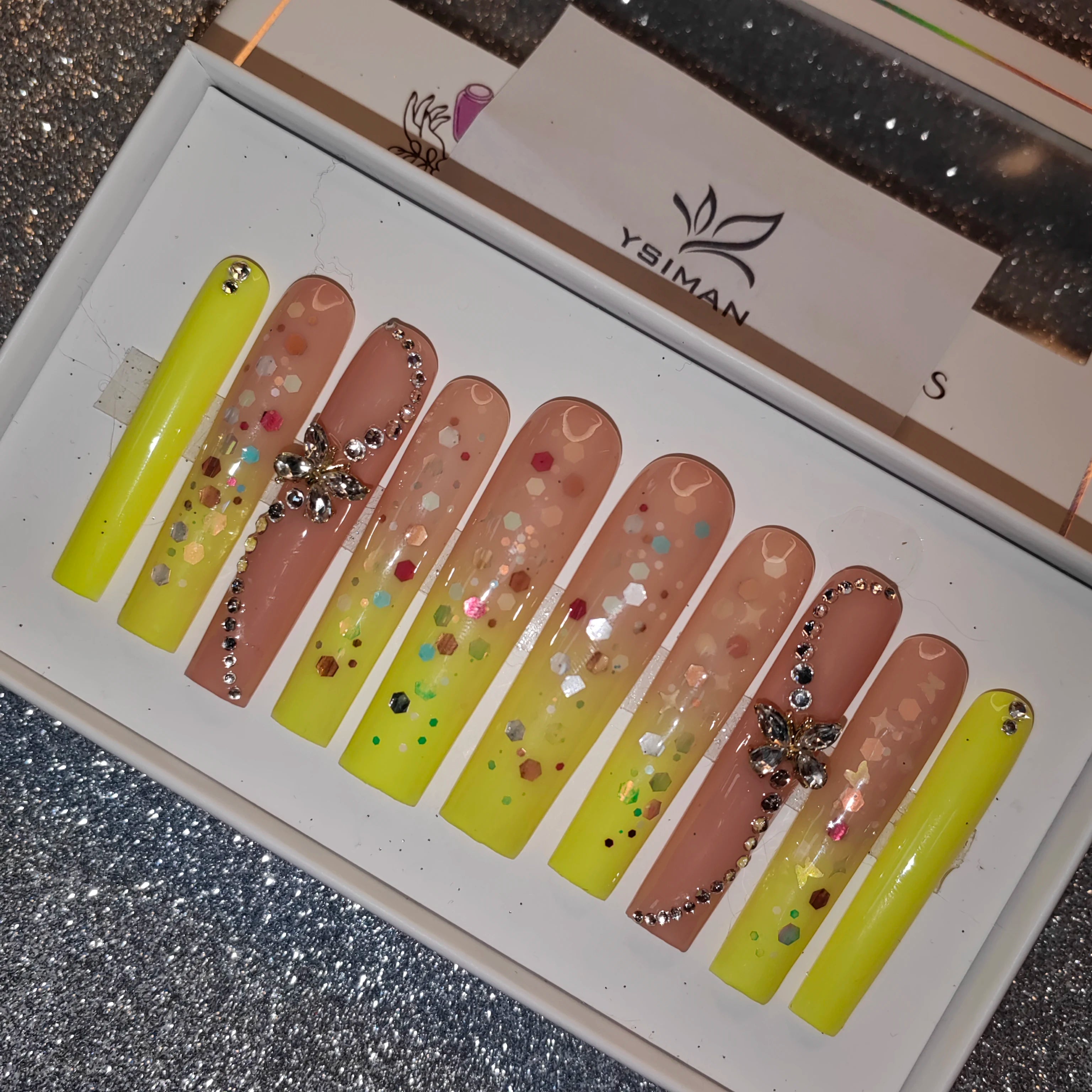 2024 Newest Wholesale Private Label Handmade Press Nails Ins Most Popular Trending Artificial Fingernails Acrylic Full Design
