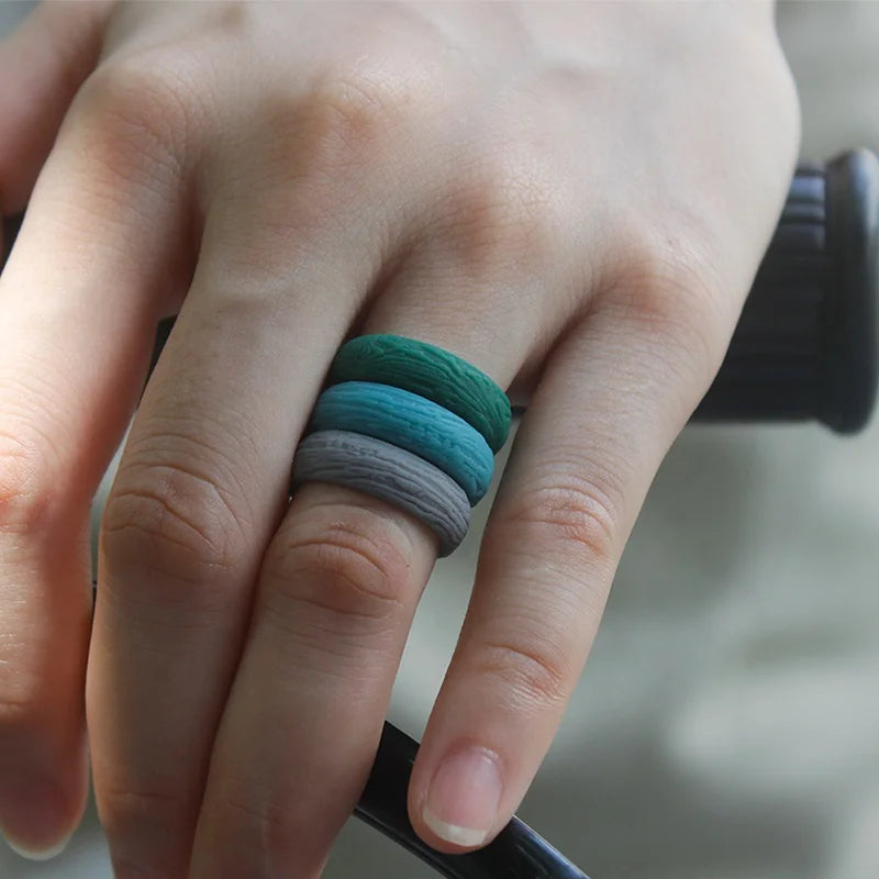 10 PCS PackNew Design Morandi Natural Tree Bark Pattern Rubber Engagement Bands Silicone Wedding Rings Jewelry Women