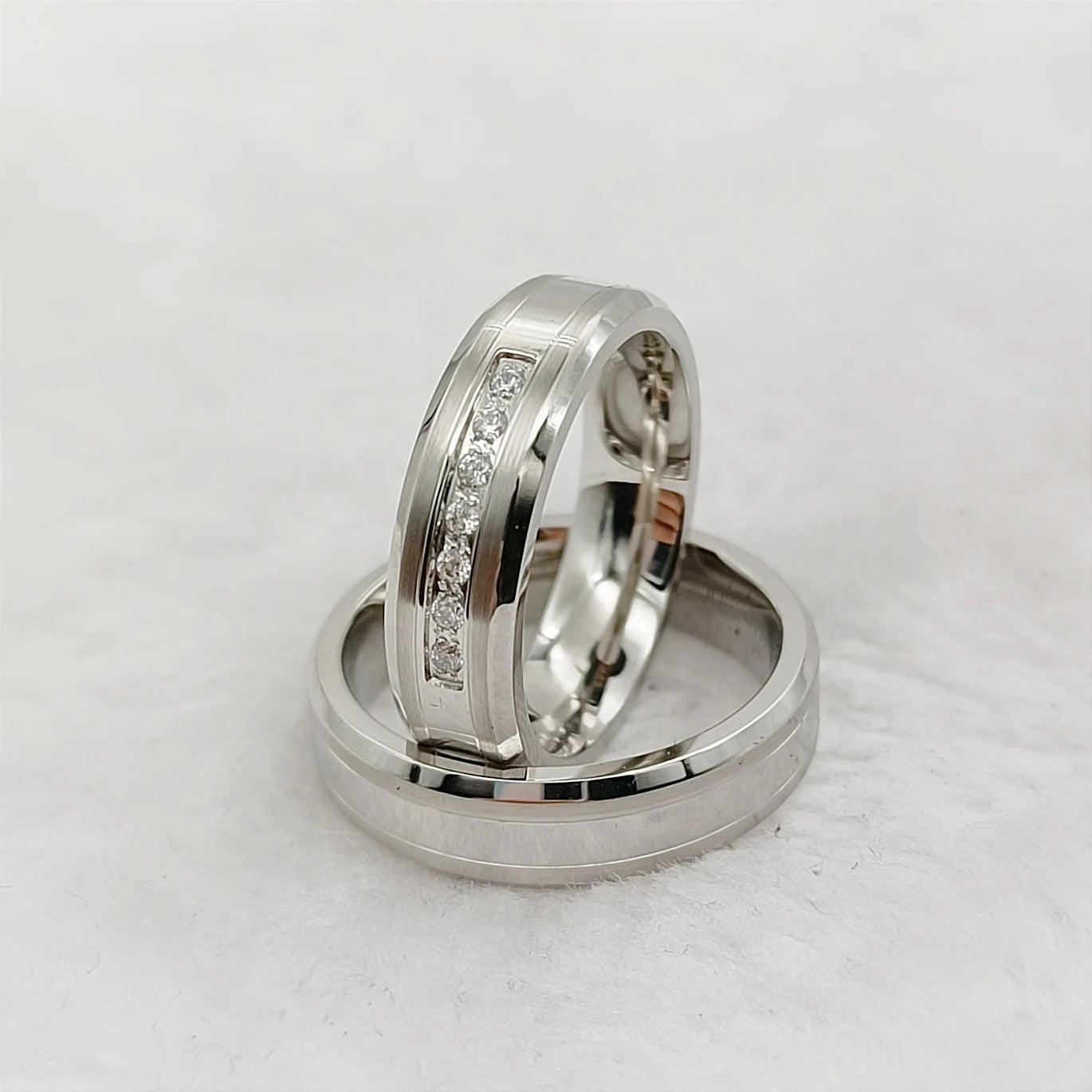 Splendid Designer 2pcs Bridal Wedding Engagement Rings Bridal Sets Silver Stainless Steel Jewelry Statement Ring