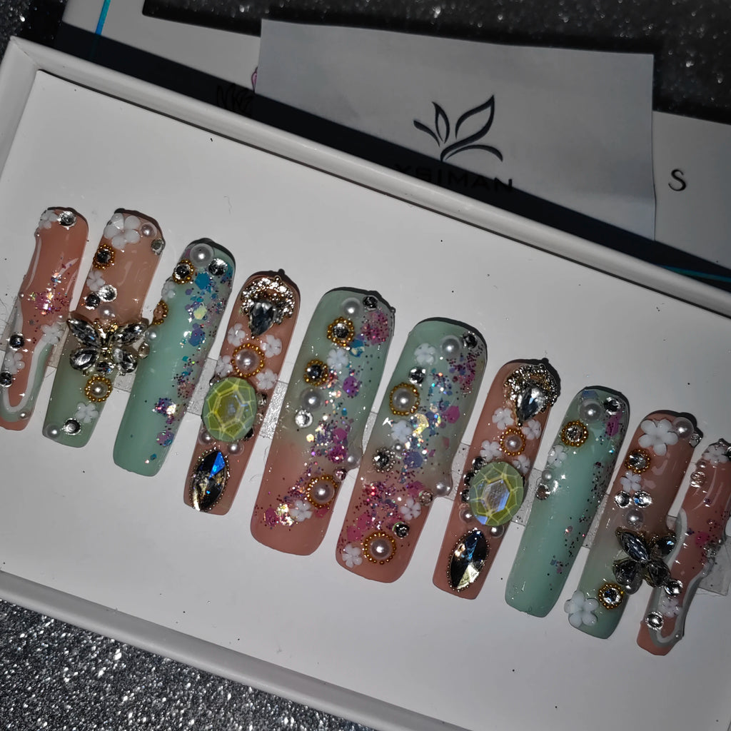 2024 Newest Wholesale Private Label Handmade Press Nails Ins Most Popular Trending Artificial Fingernails Acrylic Full Design