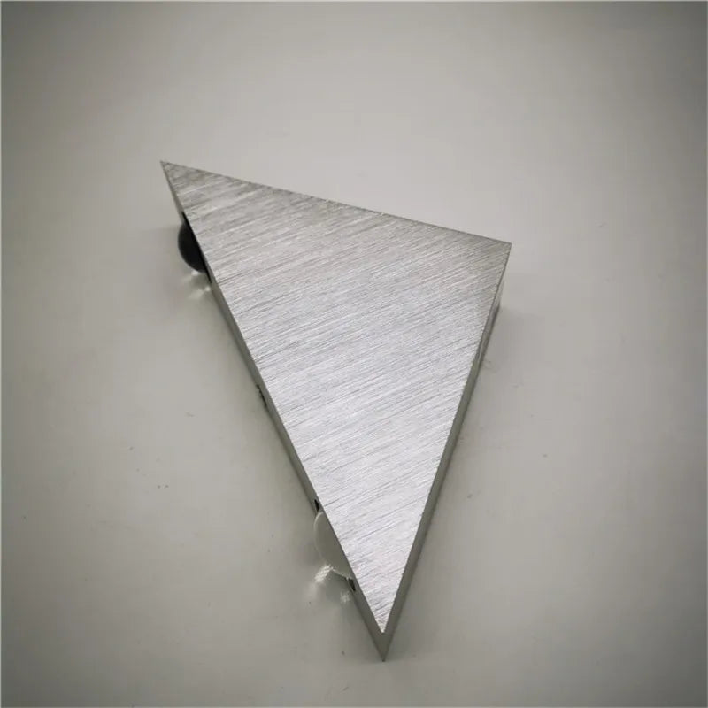 Indoor LED Lighting Aluminium 3W Wall Lamp Brushed Silver Triangle Shape Modern Bedroom Beside Light for Home Decor AC110V 220V