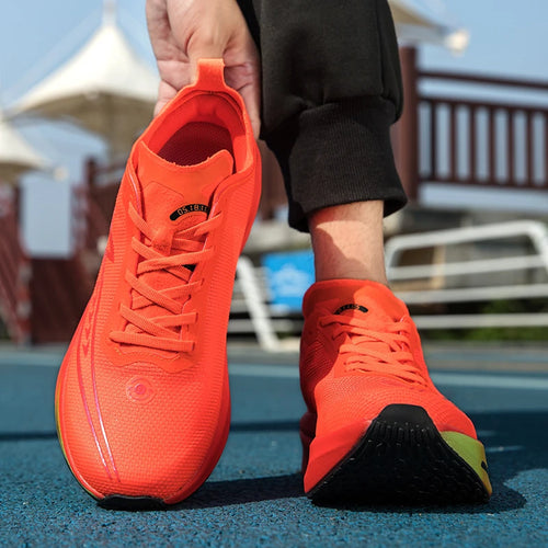 2024 Model Custom Logo Men's Running Shoes for Outdoor Use in Spring
