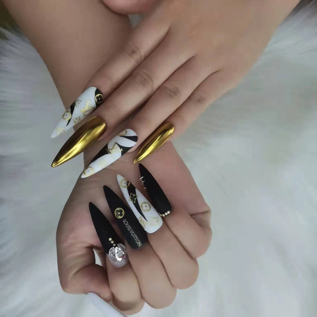 2026 Handmade New Arrival Press-On Nails False Artificial Fingernails with Design for Finger Application Includes Packaging Box