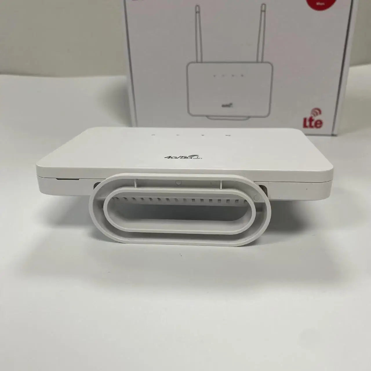 Jue Hong Factory Supply Unlocked 4G LTE Router SIM Card Slot 300Mbps Dual Band 2.4G WiFi Portable Hotspot for Home Travel Use