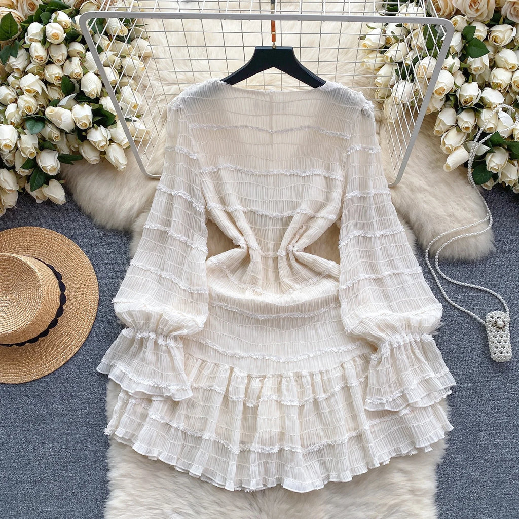Spring New Diamond Studded Beads V-Neck Slim Short Ruffled French Bubble Sleeve Dresses