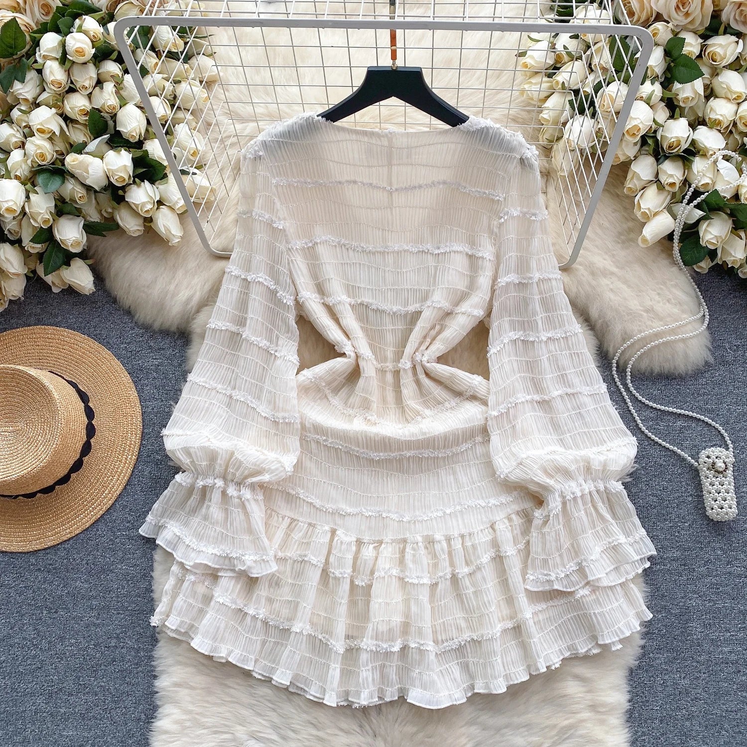 Spring New Diamond Studded Beads V-Neck Slim Short Ruffled French Bubble Sleeve Dresses