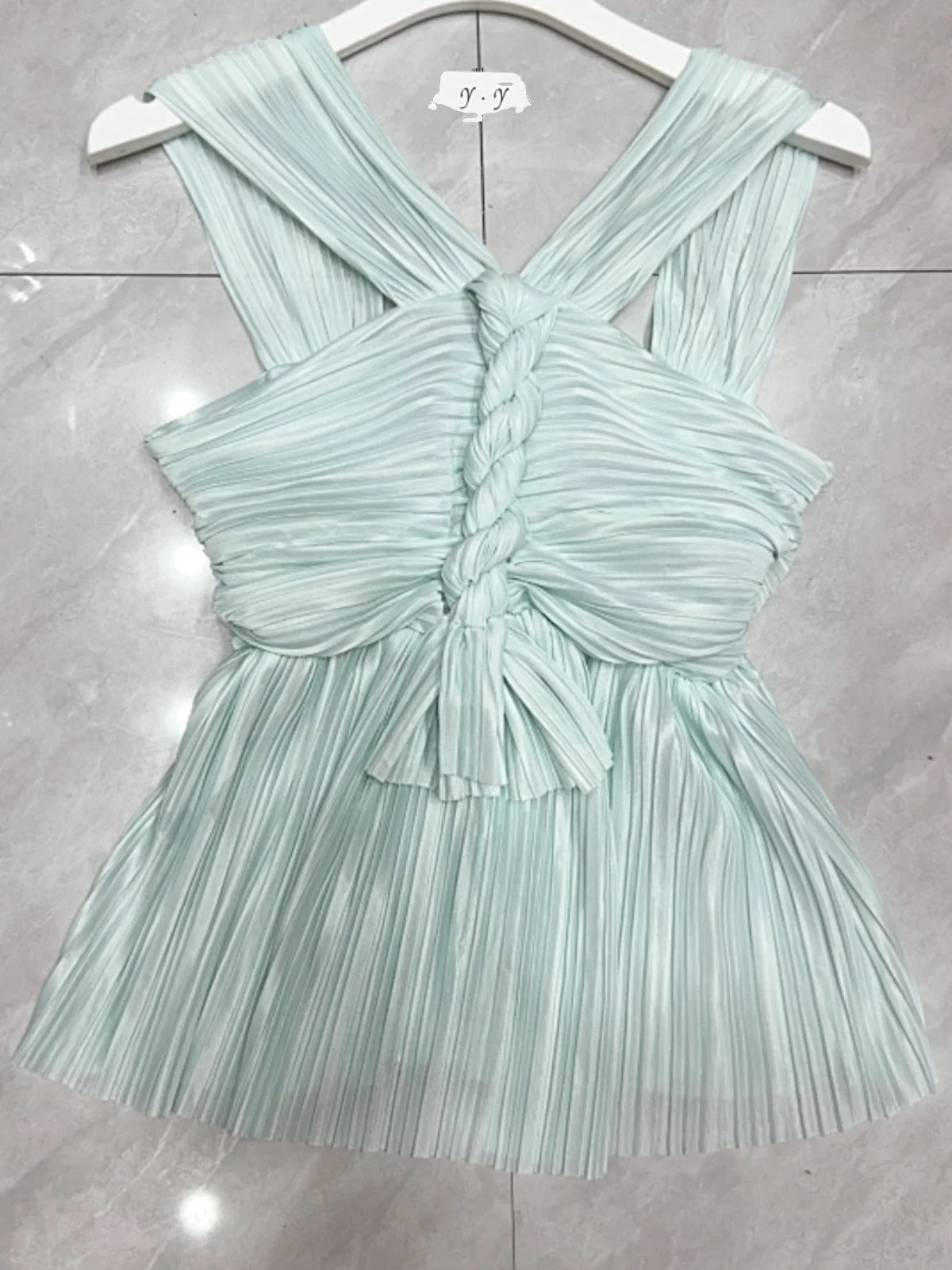 Boutique Wholesale 2026 Summer New Style Fashionable Temperament High-end Feeling Slim Fit and Slimming Women's Shirt