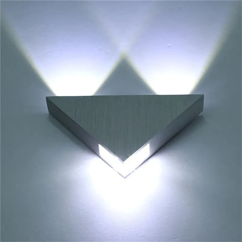 Indoor LED Lighting Aluminium 3W Wall Lamp Brushed Silver Triangle Shape Modern Bedroom Beside Light for Home Decor AC110V 220V