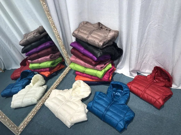 Winter Women Hooded Puffer Jackets Ultra Light Down Jacket Warm Coat Parka Female Portable Outwear Windbreaker Quilted Jacket