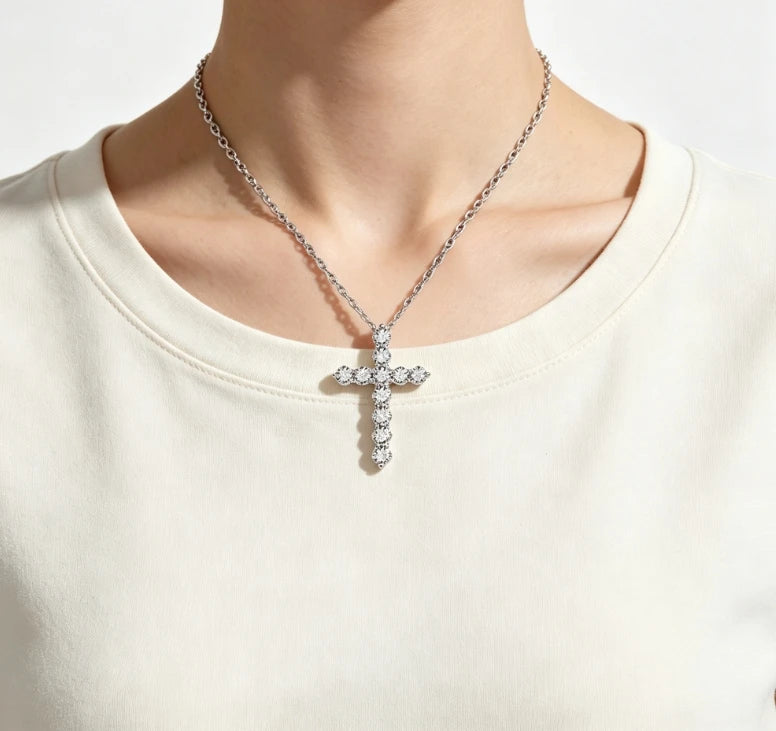 Niche Designer Statement Cross-border Jewelry, 18K Gold Cross Pendant O-shape Clavicle Chain With Cultivated Diamond