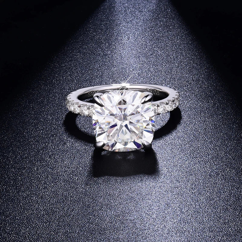 Women's Engagement Diamond & Moissanite Rings with Round Brilliant Cut and Prong Setting in Sterling Silver 925 Fine Jewelry