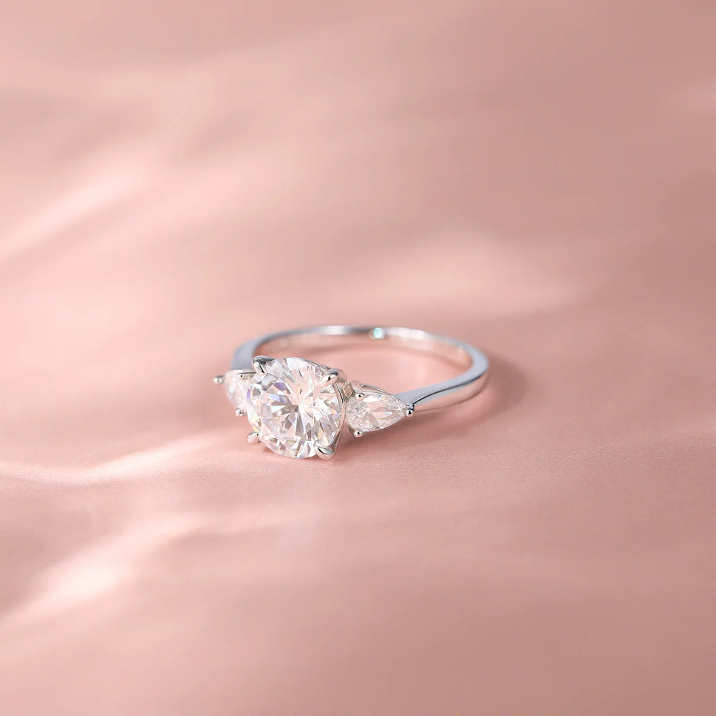 OAHLAN Hot Selling Fashion Jewelry Luxury 2CT Round Cut Moissanite S925 Sterling Silver Rings for Women Engagement Wedding Gift