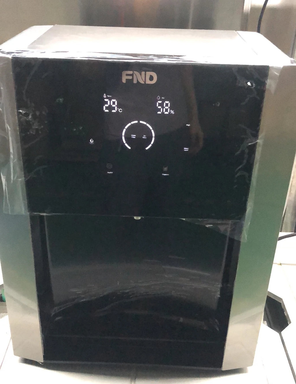 Hot Selling FND Atmospheric Water Generator 10L/day Extract Drinking Water From the air