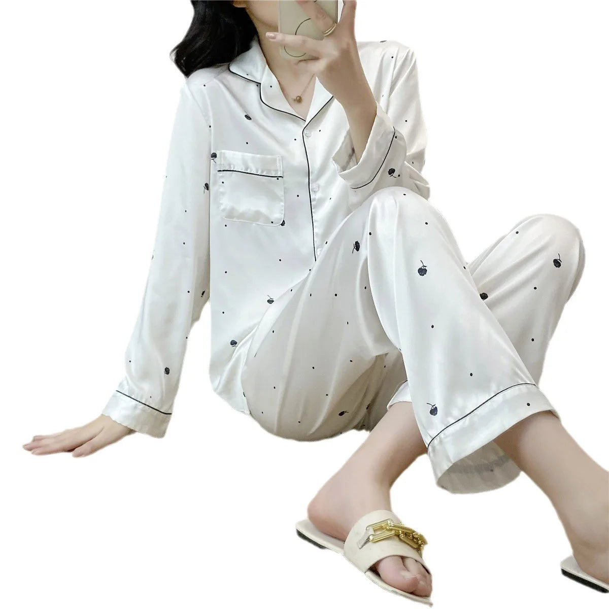 Best Selling Design Women's Silk Pajamas Long Sleeve Two-piece Set Cartoon Print Sleepwear Girls Cheap Nightwear Wholesale