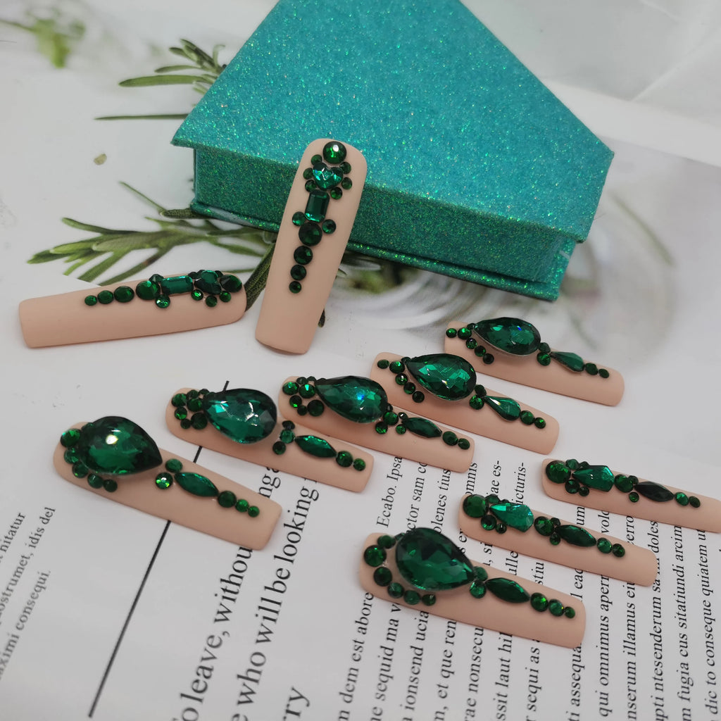 2024 Newest Wholesale Private Label Handmade Press Nails Ins Most Popular Trending Artificial Fingernails Acrylic Full Design