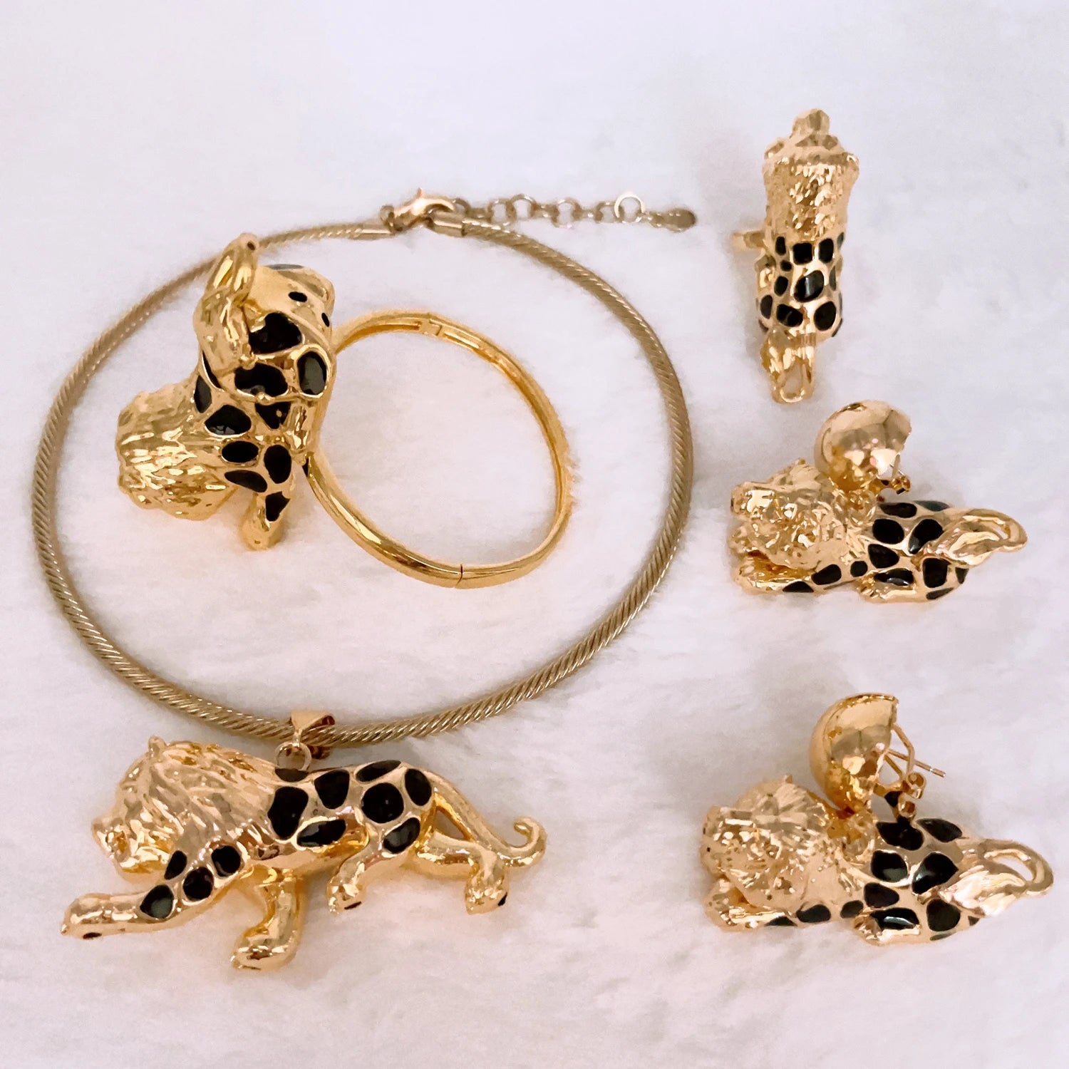 Zhuerrui Fashion Personality Brass Ring Jewelry Set Cheetah Pendant Hip Hop Bracelet Men's and Women's Party JewelryHK003122