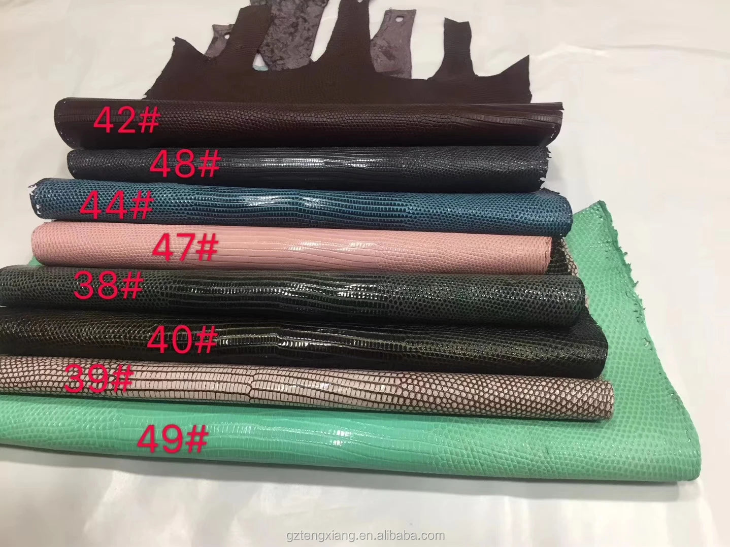 Genuine Lizard Skin Open Back Eco-Friendly Handbag for Versatile Use in Shoes Belt Furniture Dress Sofa