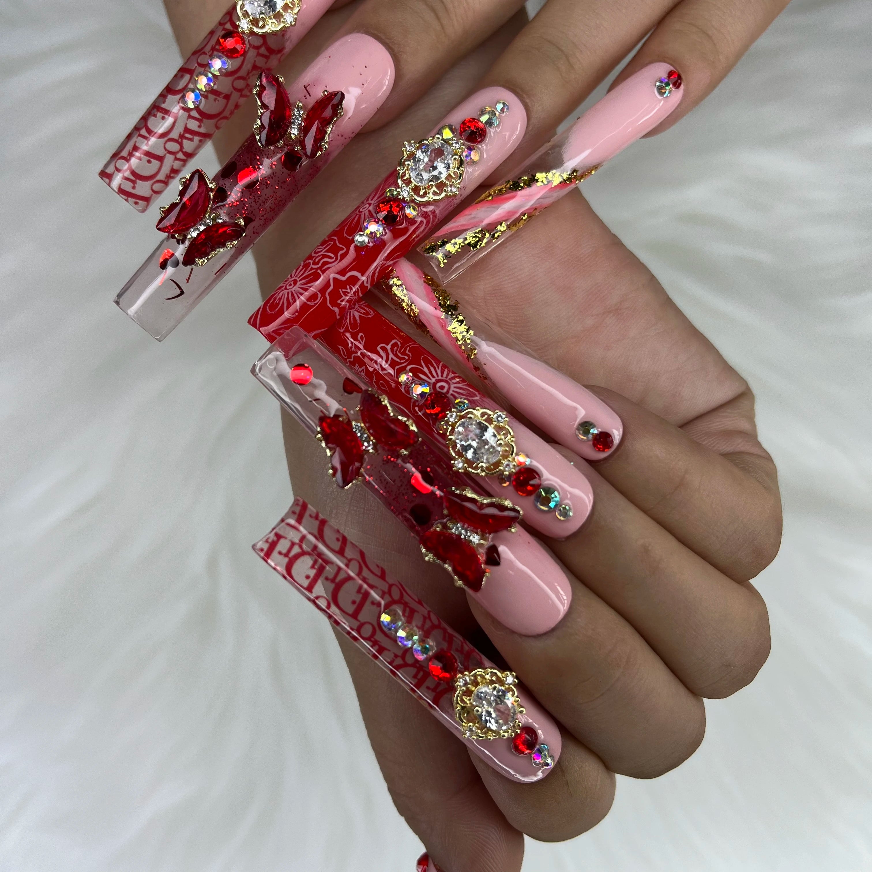 2024 Newest Wholesale Private Label Handmade Press Nails Ins Most Popular Trending Artificial Fingernails Acrylic Full Design