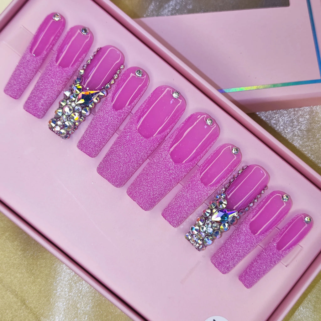 2024 Newest Wholesale Private Label Handmade Press Nails Ins Most Popular Trending Artificial Fingernails Acrylic Full Design