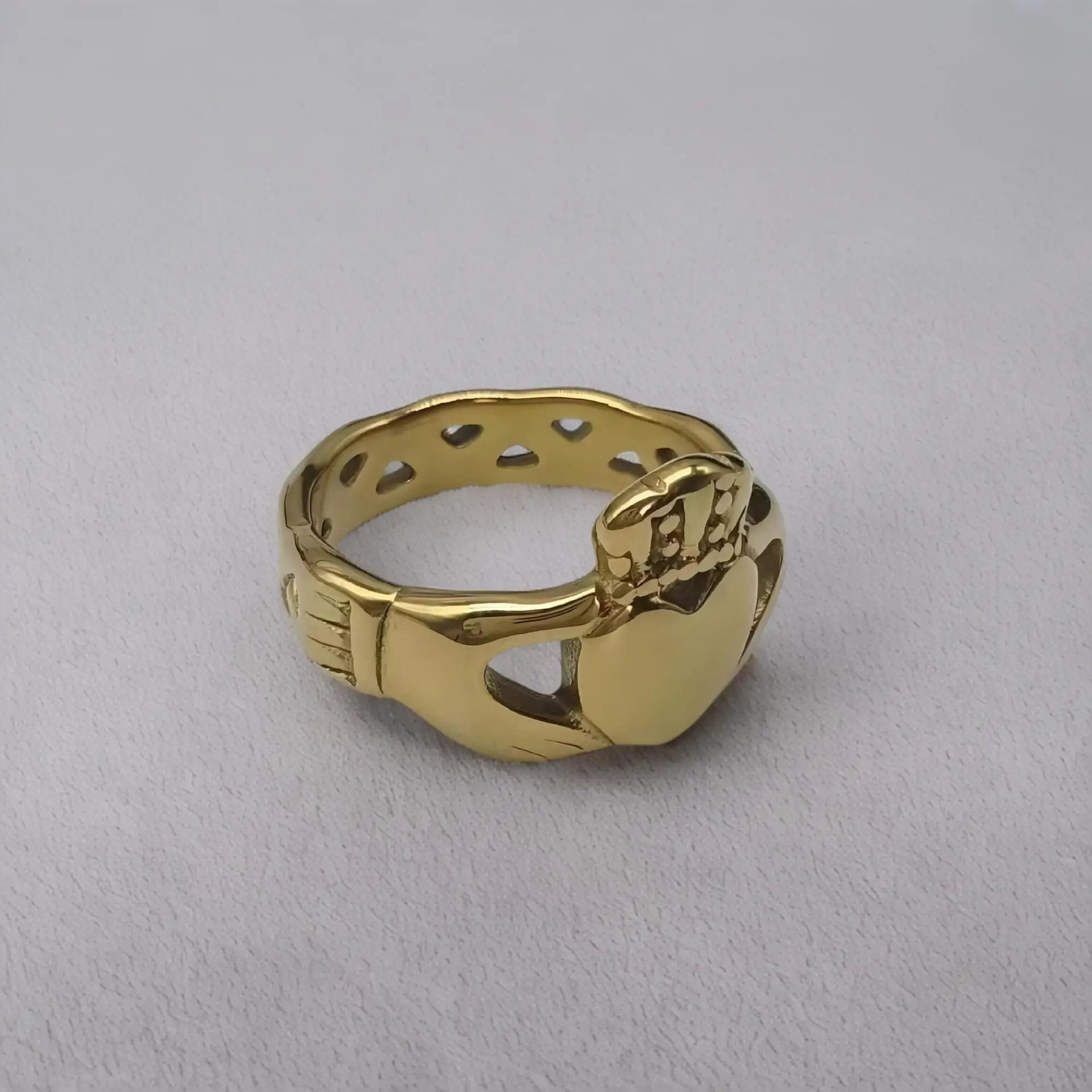 Irish Claddagh Style Wholesale Jewelry Gold and Silver Color Crown Rings in Gold Plated Stainless Steel