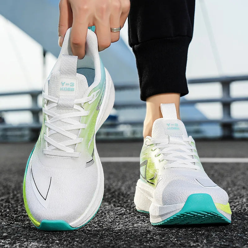 High Quality Ultra-Light Breathable Carbon Plate Running Shoes for Men and Women Shock Absorption for Spring and Summer Sports