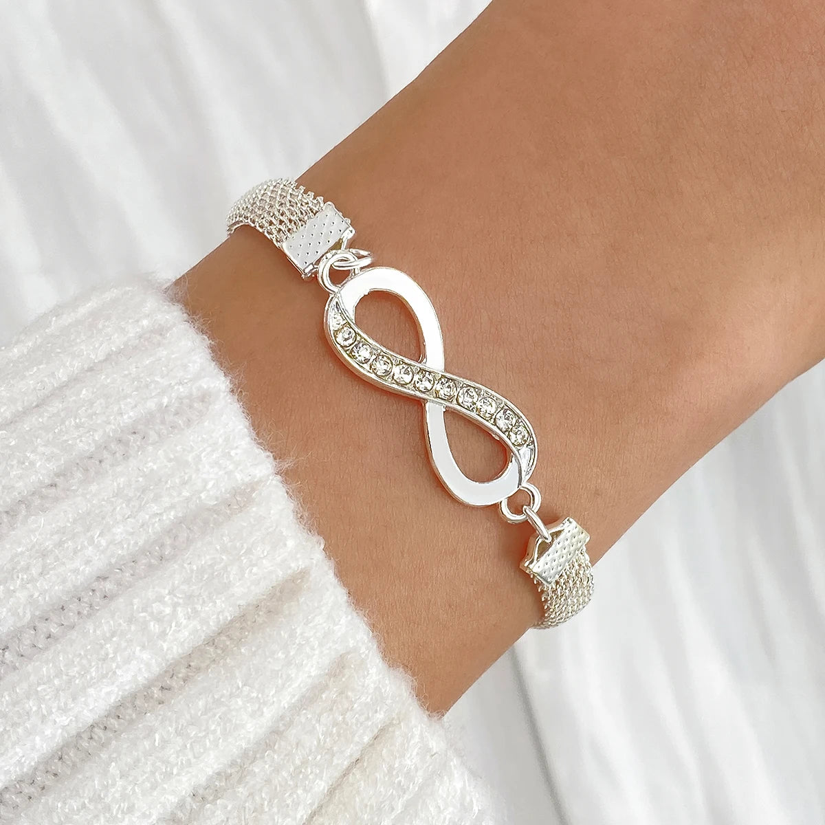 New Cute Cat Geometric Diamond Gold Metal Bracelets for Women Crystal Twisted Gold Color Metal Bangle Fashion Jewelry Gifts