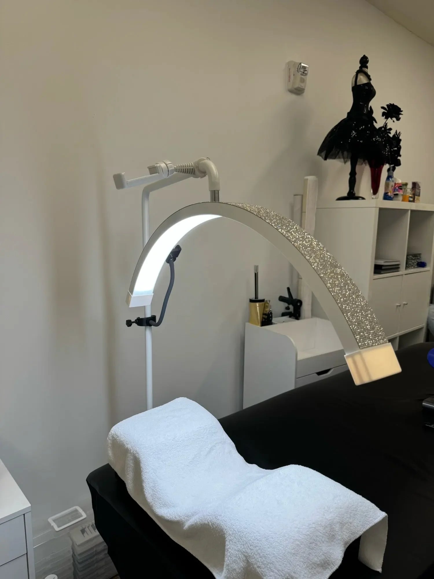 FOSOTO Golden Half Moon Eyelash Extension Light Floor Lamps for Lash Bed Ring Light With Stand Magnifying Lamp for Beauty