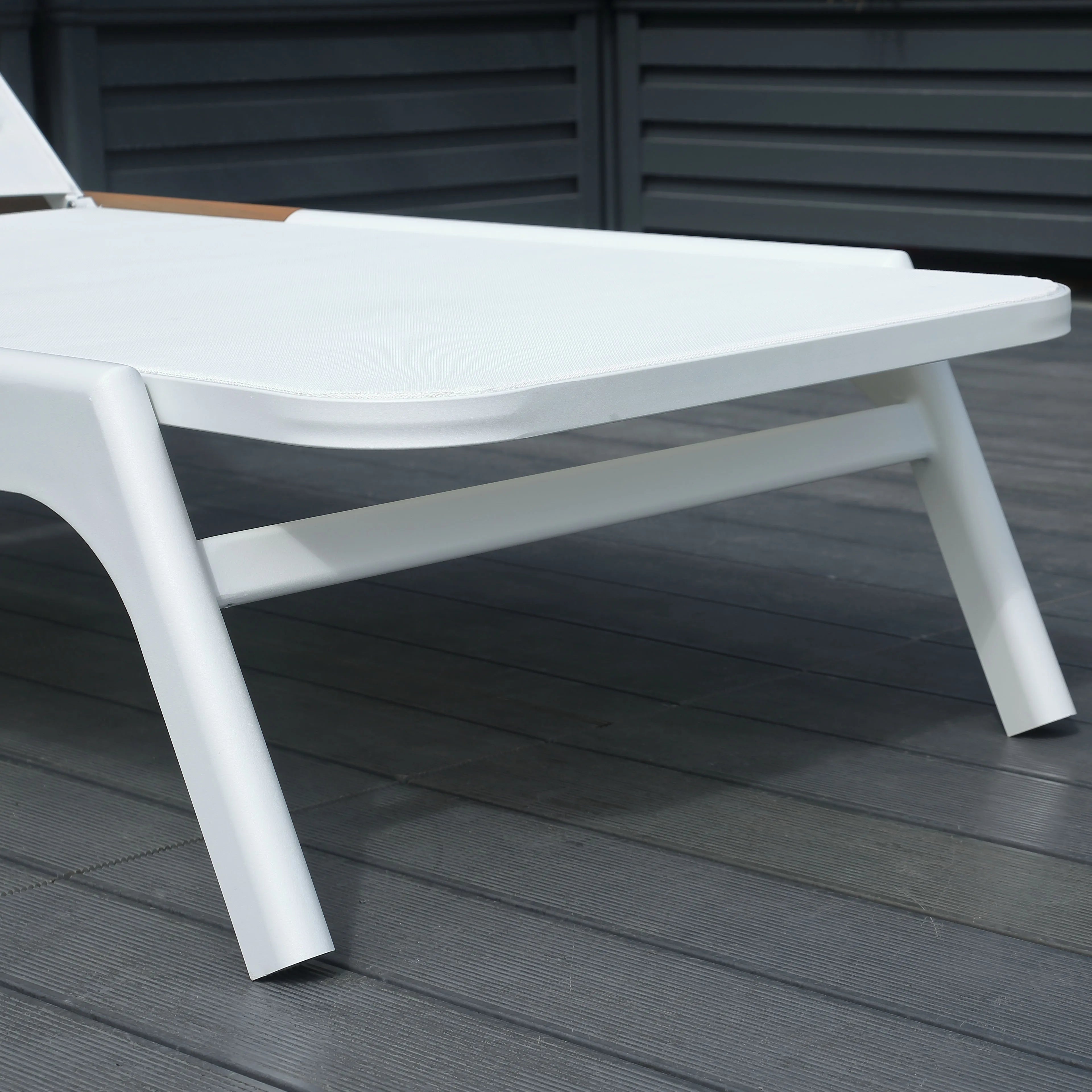 Modern Foldable Outdoor Chaise Lounge Adjustable White Beach Garden Courtyard Patio Hotel Poolside Wood Grain Aluminum Frame Sun