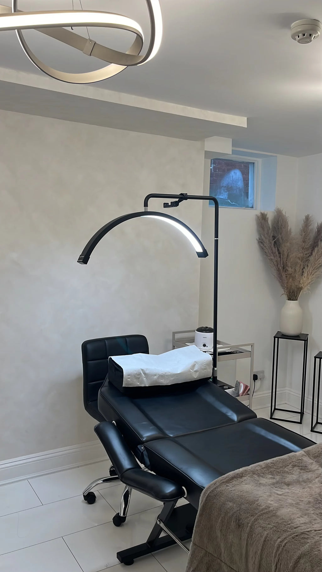 FOSOTO Golden Half Moon Eyelash Extension Light Floor Lamps for Lash Bed Ring Light With Stand Magnifying Lamp for Beauty