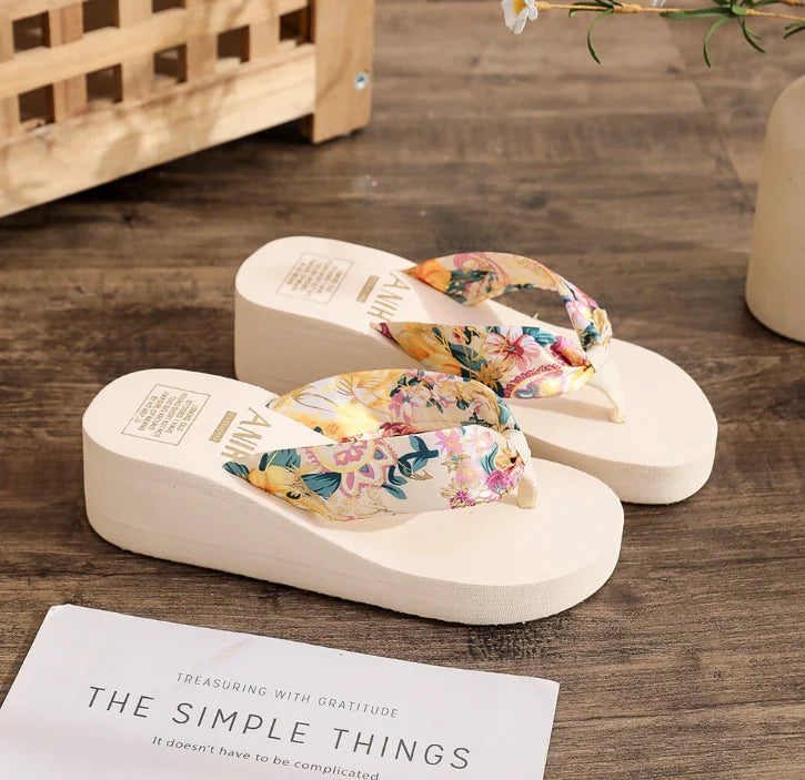 2026 New Summer Fashion Ladies Platform Beach Flip Flops Wedge Slippers for Women PVC PU Rubber Women's Summer Flat Shoes 1pcs