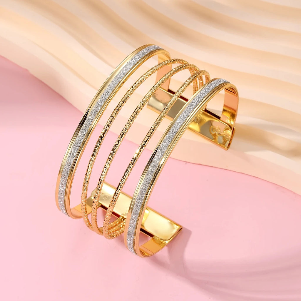 New Cute Cat Geometric Diamond Gold Metal Bracelets for Women Crystal Twisted Gold Color Metal Bangle Fashion Jewelry Gifts