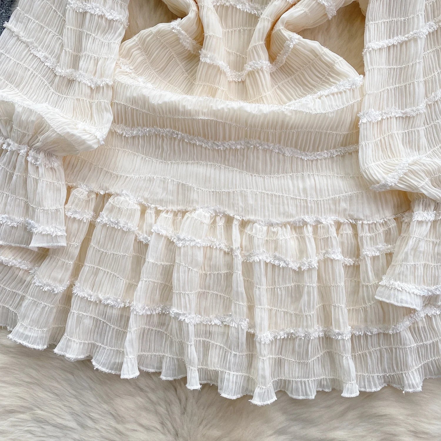 Spring New Diamond Studded Beads V-Neck Slim Short Ruffled French Bubble Sleeve Dresses