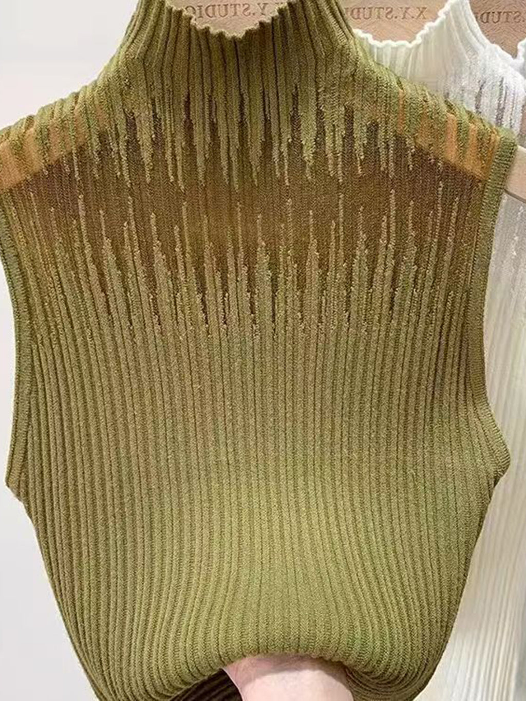 New Style Sleeveless Knit Top for Women, Summer Thin Style with a High-End Feel, Elegant Collar, Vacation Casual Top, Direct Cross-Border Supply