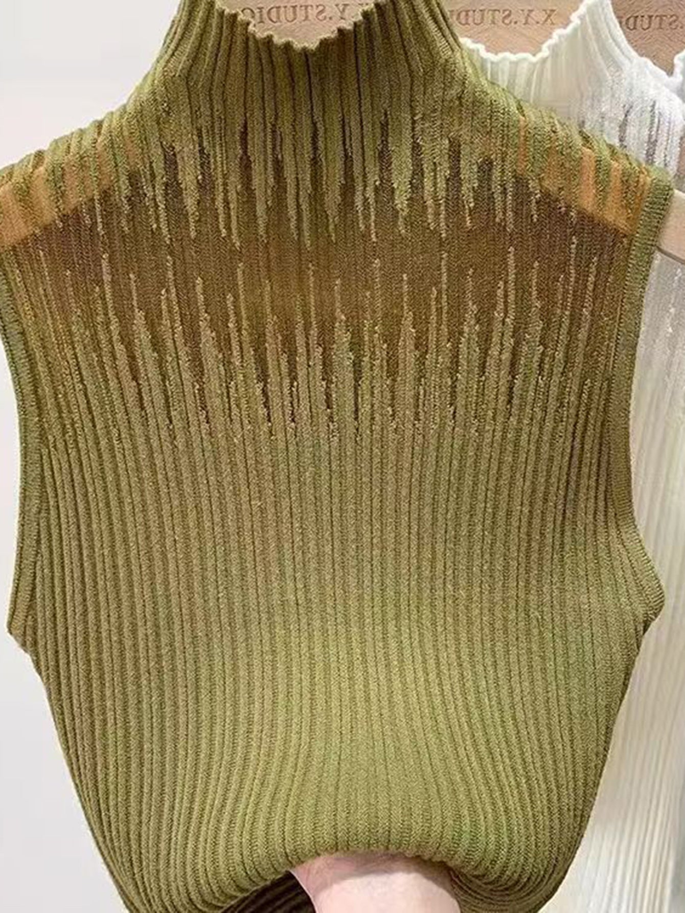 New Style Sleeveless Knit Top for Women, Summer Thin Style with a High-End Feel, Elegant Collar, Vacation Casual Top, Direct Cross-Border Supply