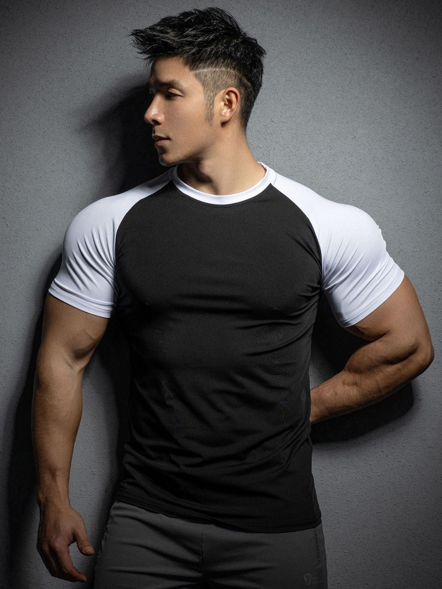 2024 Men Casual Compress Sports T-shirt Summer New gym Fitness Bodybuilding male Workout Short Shirts fashion Short Sleeves Tees