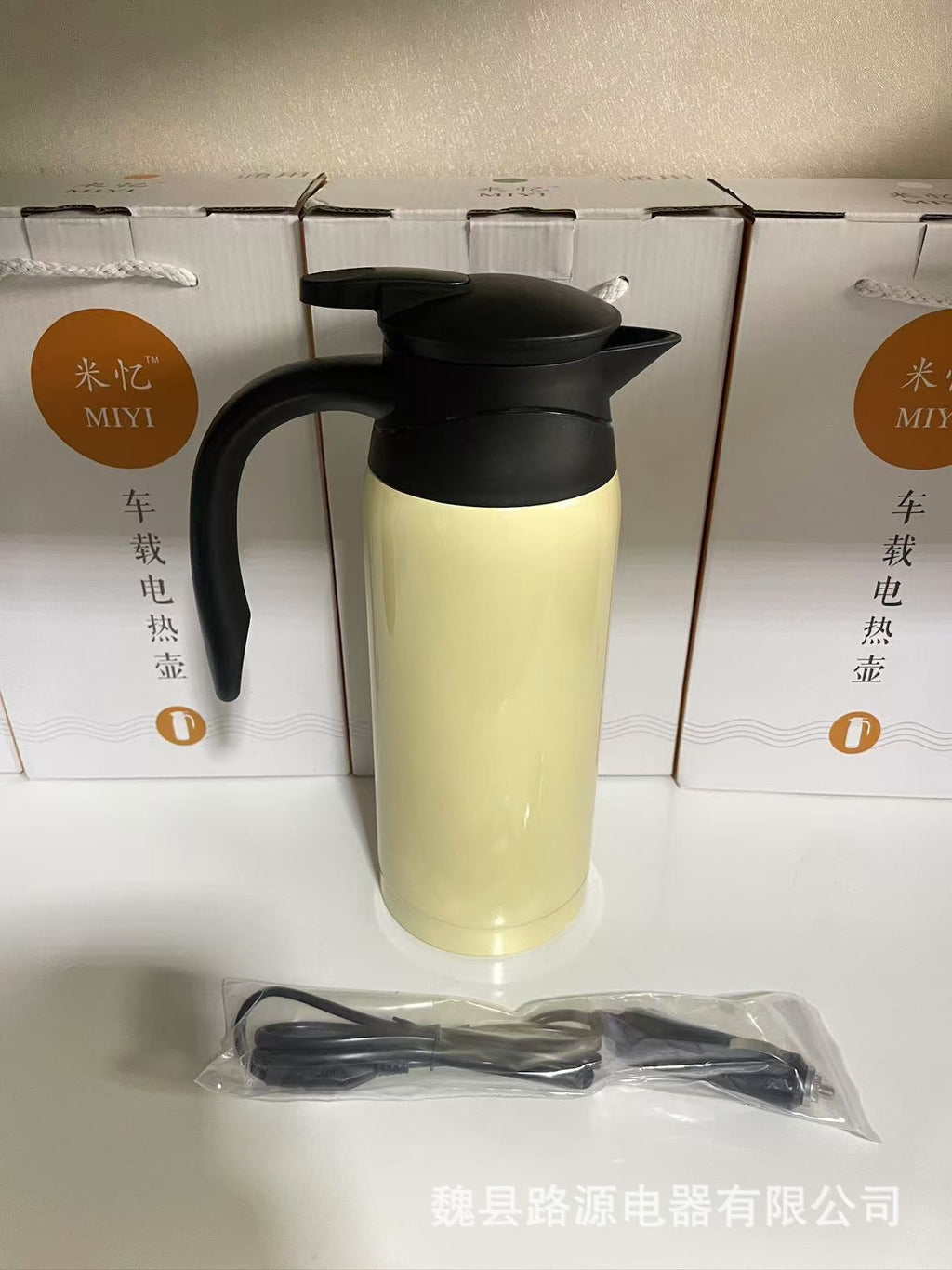Cross-border car kettle 12V24V dual voltage smart kettle fast heating car kettle electric kettle