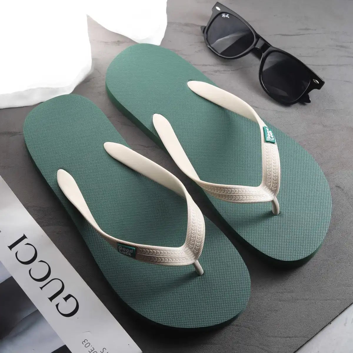 2024 cross-border one free shipping summer new candy-colored men's flip-flops casual beach anti-slip sandals