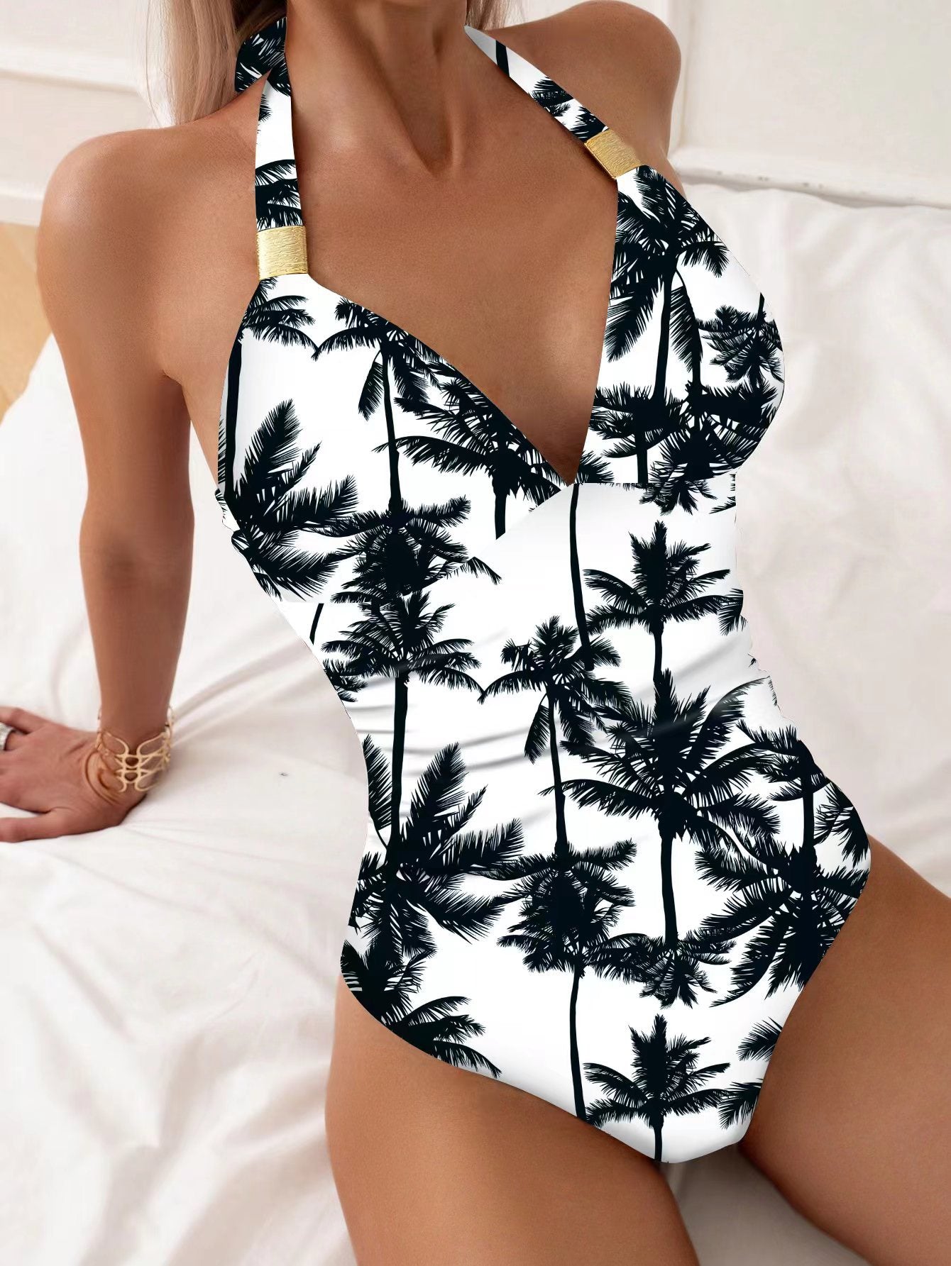 European and American Foreign trade one-piece swimsuit women's conservative slimming quick-drying Swimsuit Beach hot spring vacation lace strap swimsuit