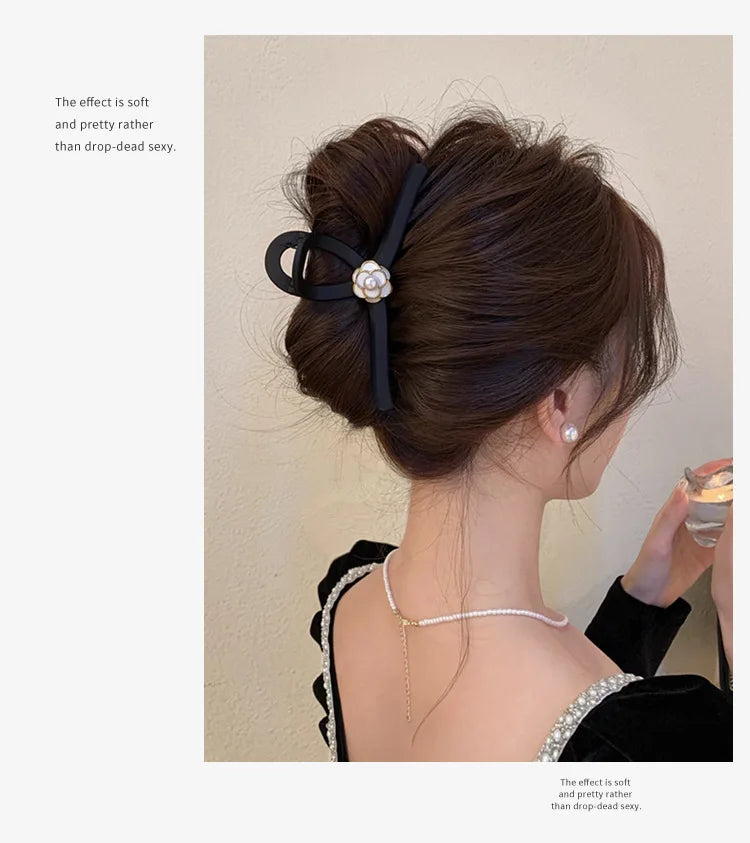 Large, Elegant Black Matte Camellia Hair Clip, French Style, New Design, High-end Shark Clip for The Back of The Head.