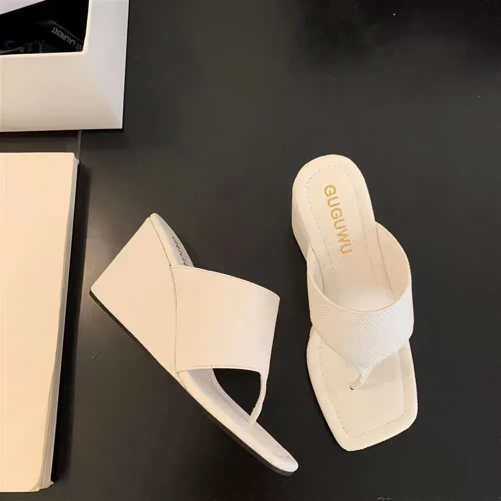 2025 Spring and Autumn New Style Slimming Slope Heel Korean Version Bare Toe Flip Flops Cool Slippers Sandals