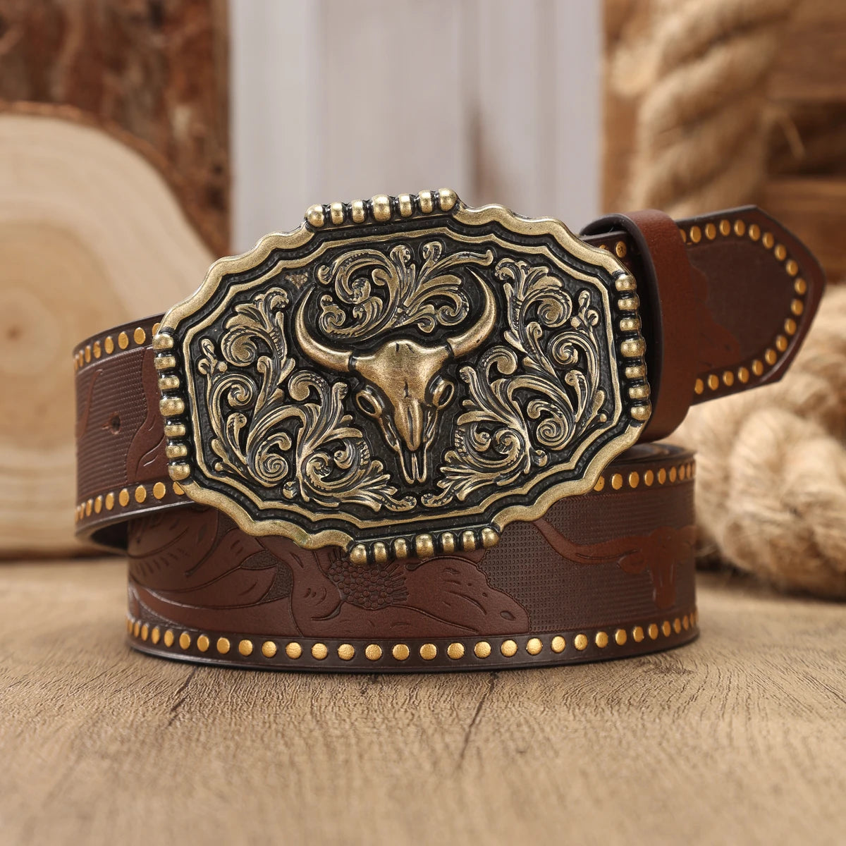A Western-style Denim Belt in Retro Style - Made of PU Material - Suitable for Both Men and Women - Pairs Well with Jeans