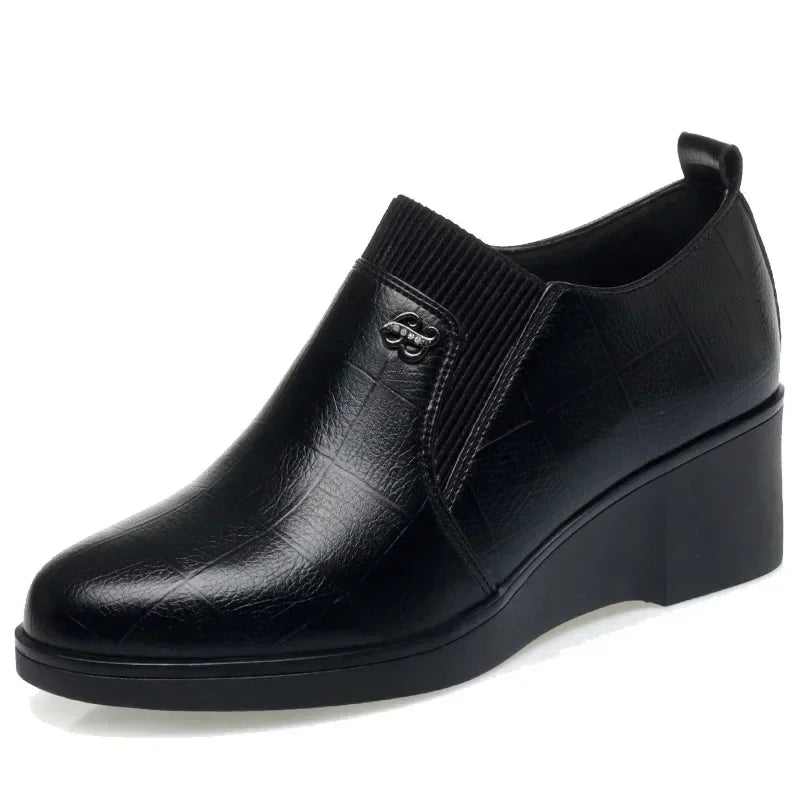 Women's 2025 Spring and Autumn New Soft Leather Middle Heel Thick Soled Leather Shoes Soft Soled Non Slip Single Shoes