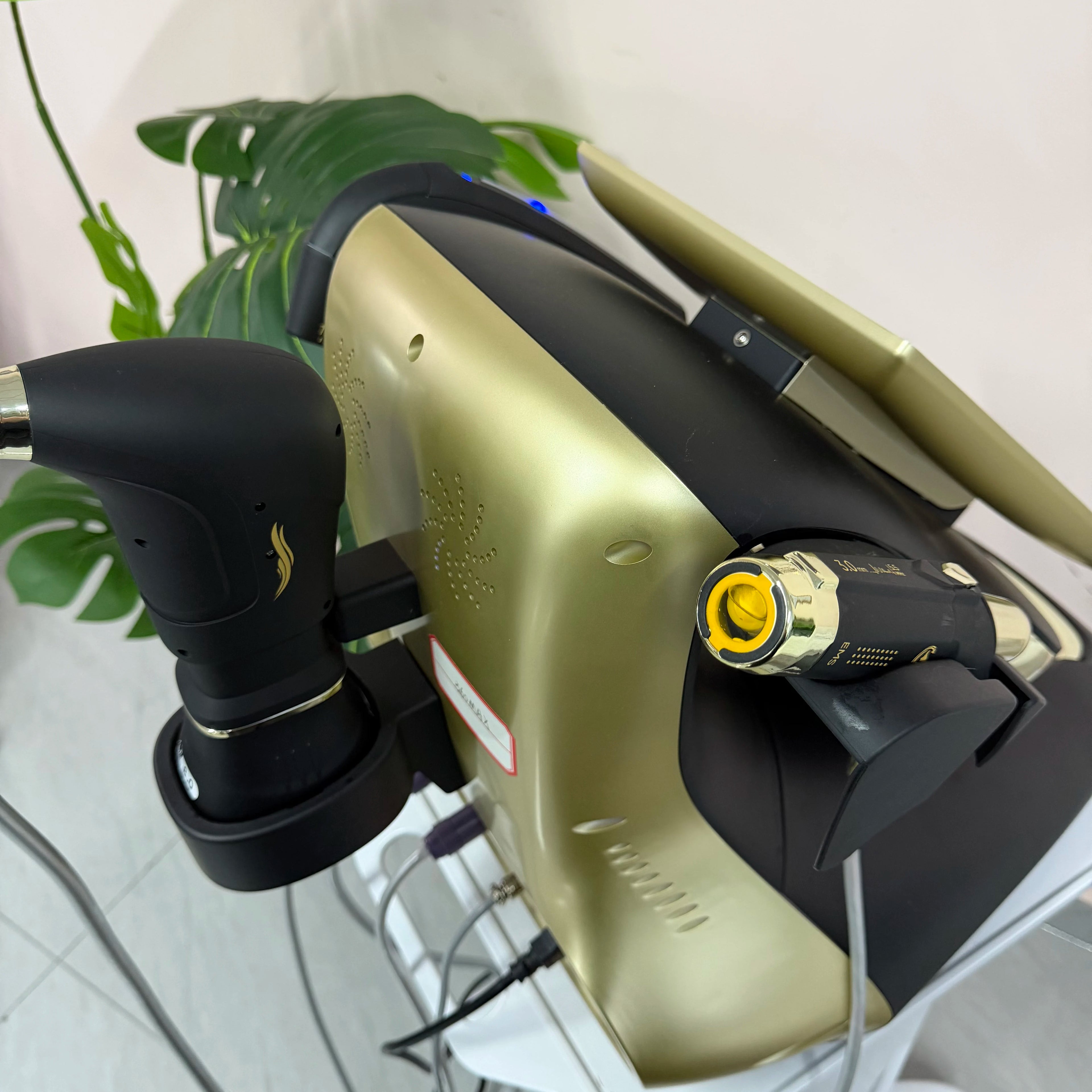 Portable 25D 360 Max Rf Lift Facial Lift Body Lift Skin Firming Anti-aging Skin Rejuvenation Firming Machine Salon.