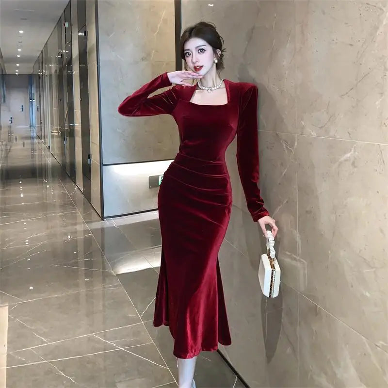 Socialite's Golden Velvet Fish Tail Long Dress Women's Red High-end Temperament Waist Cinching Dress Light Luxury Hip Hugging