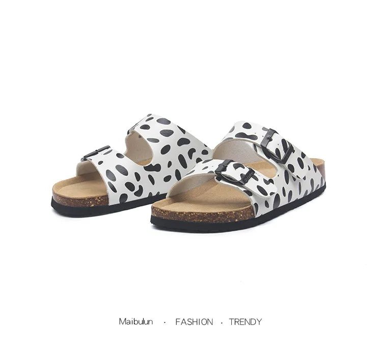 Slippers Women Buckle Flat Bottom Cork Slippers Man Summer Unisex Beach Button Outdoor Casual Sandals Designer Ladies Shoes