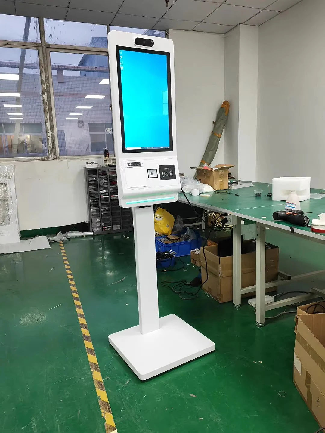 21.5/23.6/27/32 Inch Touch Screen Ordering Kiosk Windows Android Interactive Outdoor Self Ordering Payment Machine