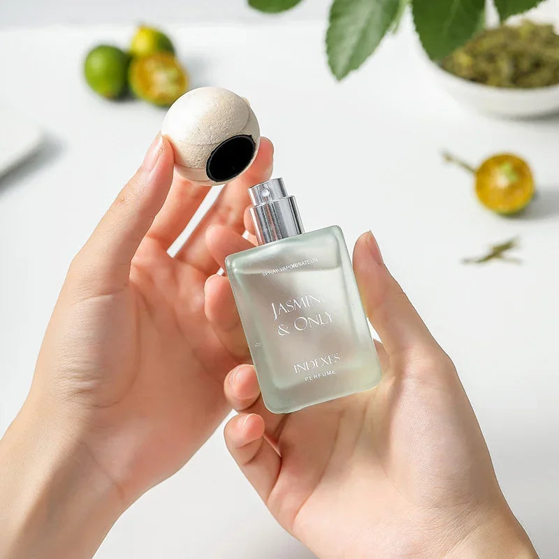Women's Perfume Spray Natural Cedar Citrus Lasting Floral Fragrance Light Perfume Vitality Girl First Love Fresh Body Spray